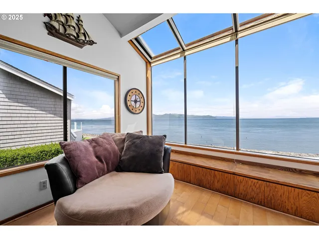 $655,000 | 765 5th Avenue, Unit 5, Hammond, OR 97121