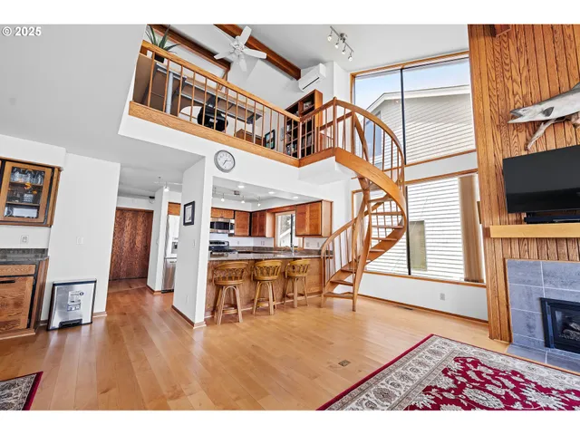 $655,000 | 765 5th Avenue, Unit 5, Hammond, OR 97121