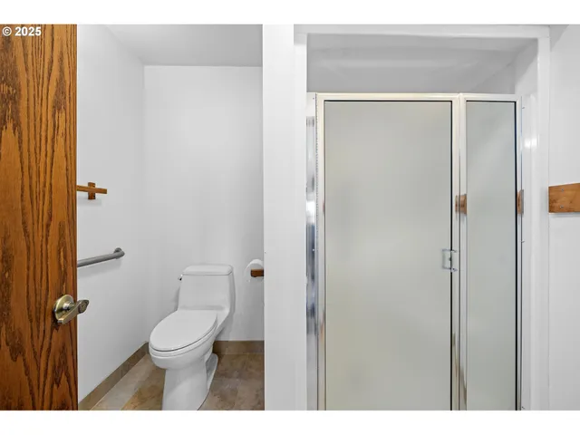 $655,000 | 765 5th Avenue, Unit 5, Hammond, OR 97121