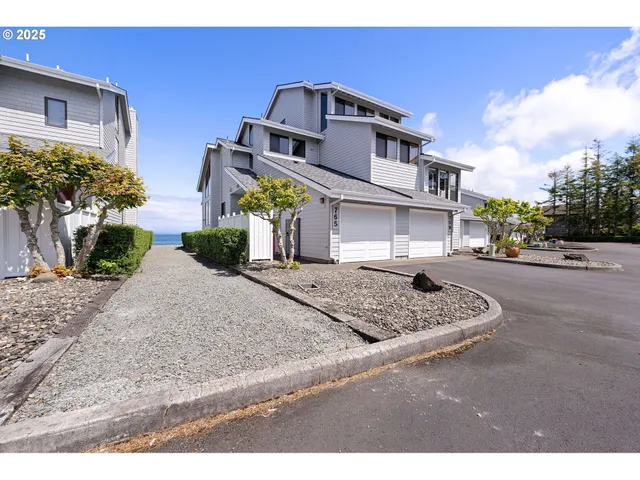 $655,000 | 765 5th Avenue, Unit 5, Hammond, OR 97121