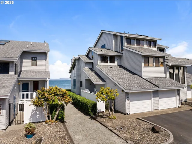 $655,000 | 765 5th Avenue, Unit 5, Hammond, OR 97121