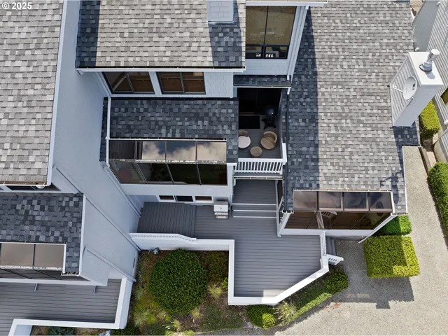 $655,000 | 765 5th Avenue, Unit 5, Hammond, OR 97121