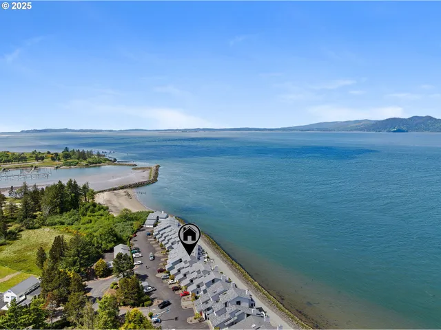 $655,000 | 765 5th Avenue, Unit 5, Hammond, OR 97121