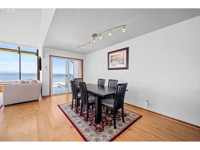 $655,000 | 765 5th Avenue, Unit 5, Hammond, OR 97121