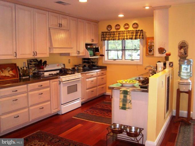 1315 Berwick Road Ruxton, MD 21204 - Photo 18 of 30 Kitchen