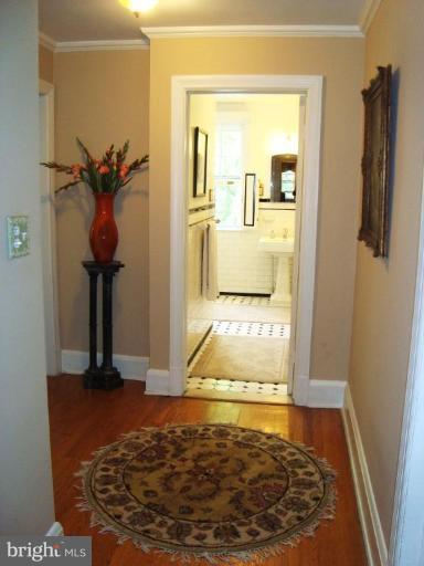 1315 Berwick Road Ruxton, MD 21204 - Photo 23 of 30 Hallway