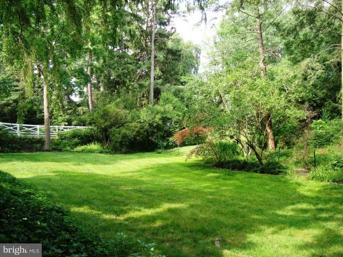 1315 Berwick Road Ruxton, MD 21204 - Photo 7 of 30 Back yard
