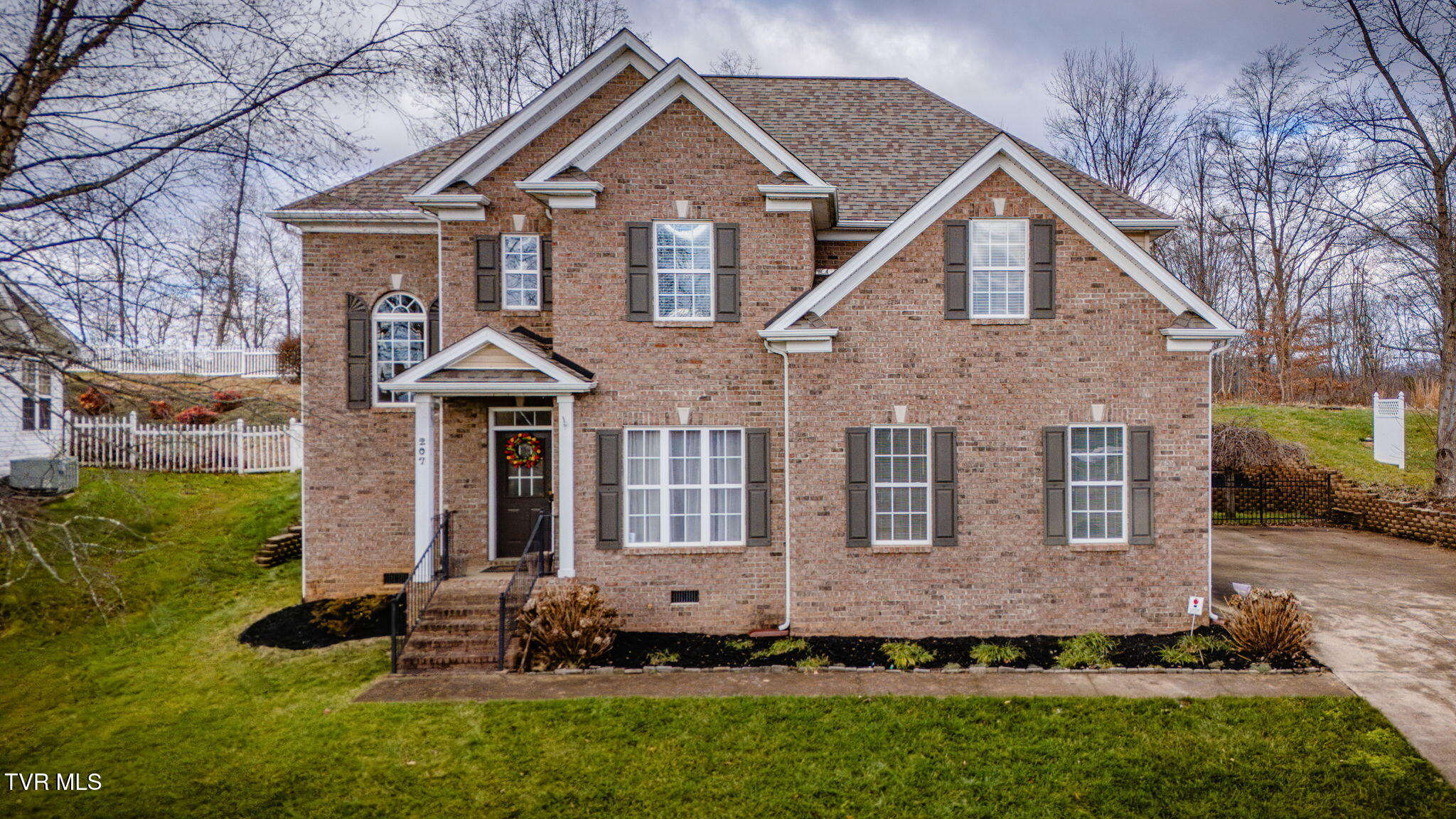207 Michaels Ridge Boulevard Johnson City, TN 37615 - Photo 2 of 49 101