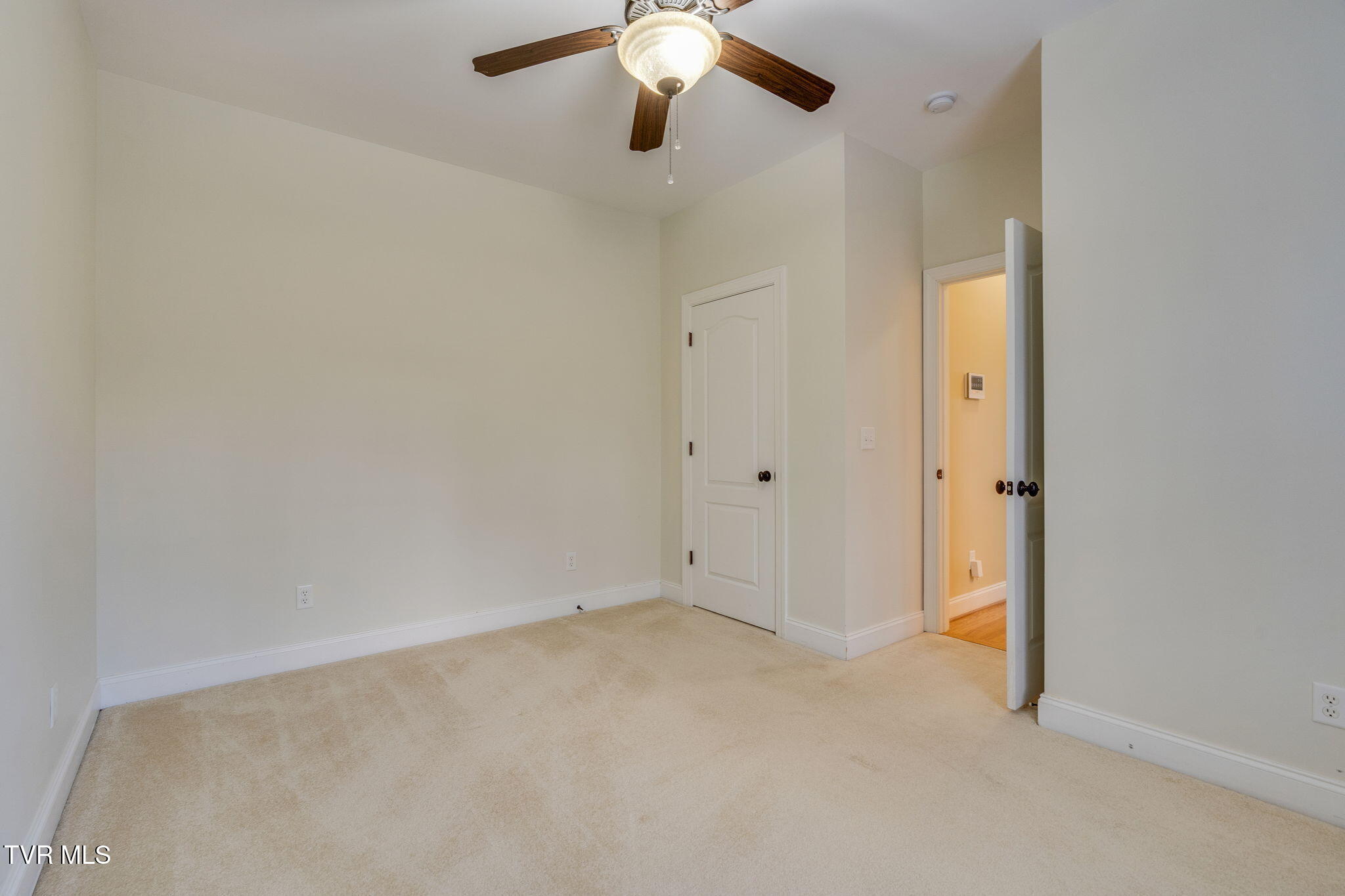 207 Michaels Ridge Boulevard Johnson City, TN 37615 - Photo 23 of 49 016