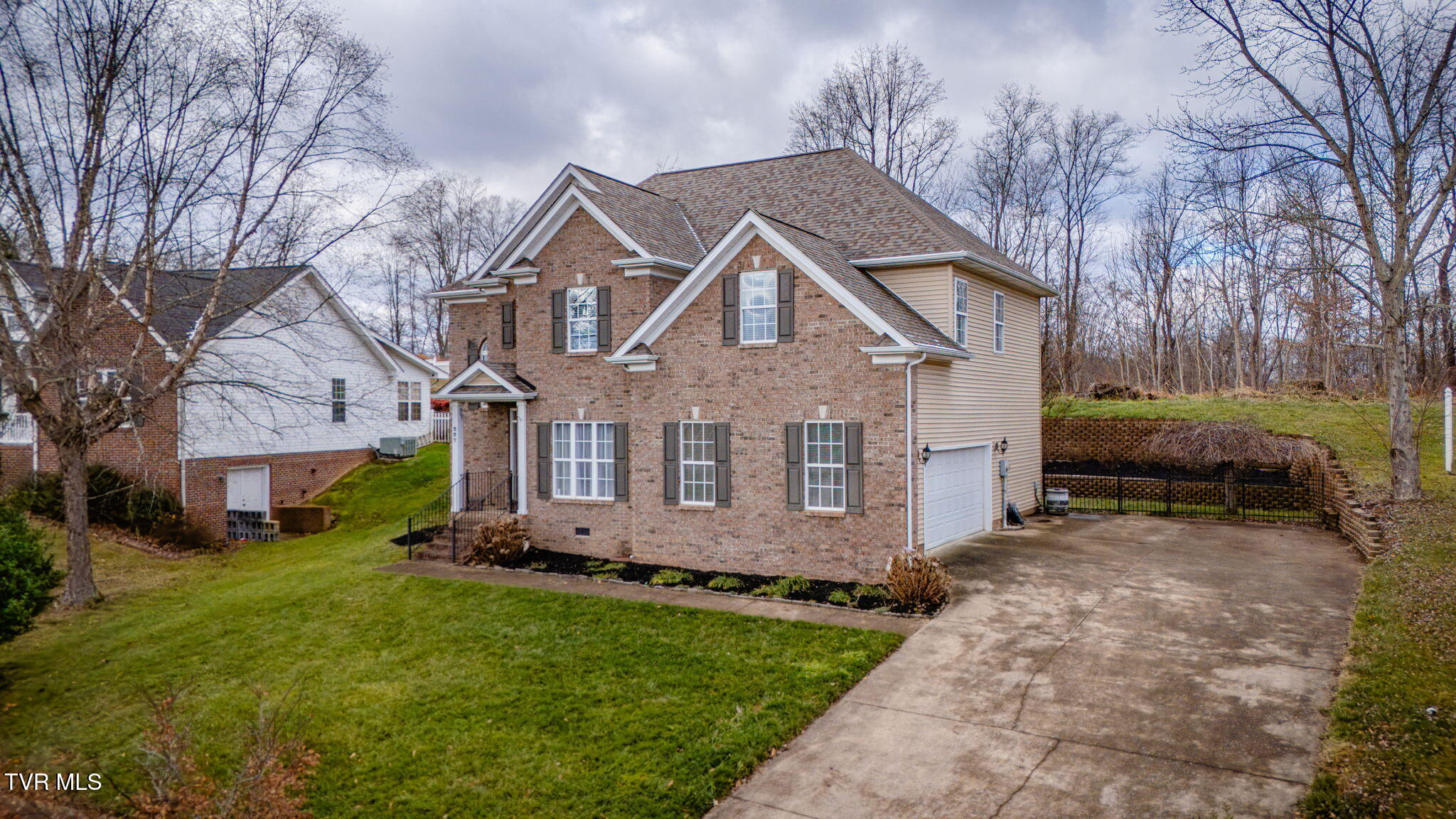 207 Michaels Ridge Boulevard Johnson City, TN 37615 - Photo 3 of 49 102