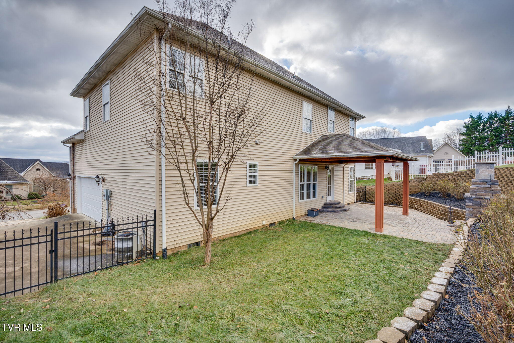 207 Michaels Ridge Boulevard Johnson City, TN 37615 - Photo 6 of 49 037