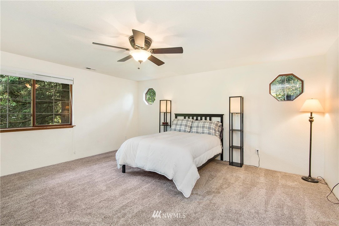 5250 East Collins Road Port Orchard, WA 98366 - Photo 14 of 25 Gallery Image 14