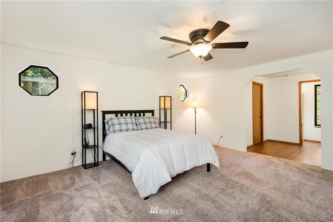 5250 East Collins Road Port Orchard, WA 98366 - Photo 15 of 25 Gallery Image 15
