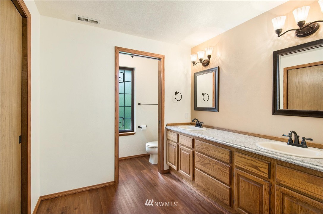 5250 East Collins Road Port Orchard, WA 98366 - Photo 16 of 25 Gallery Image 16