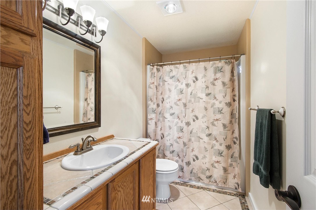5250 East Collins Road Port Orchard, WA 98366 - Photo 20 of 25 Gallery Image 20
