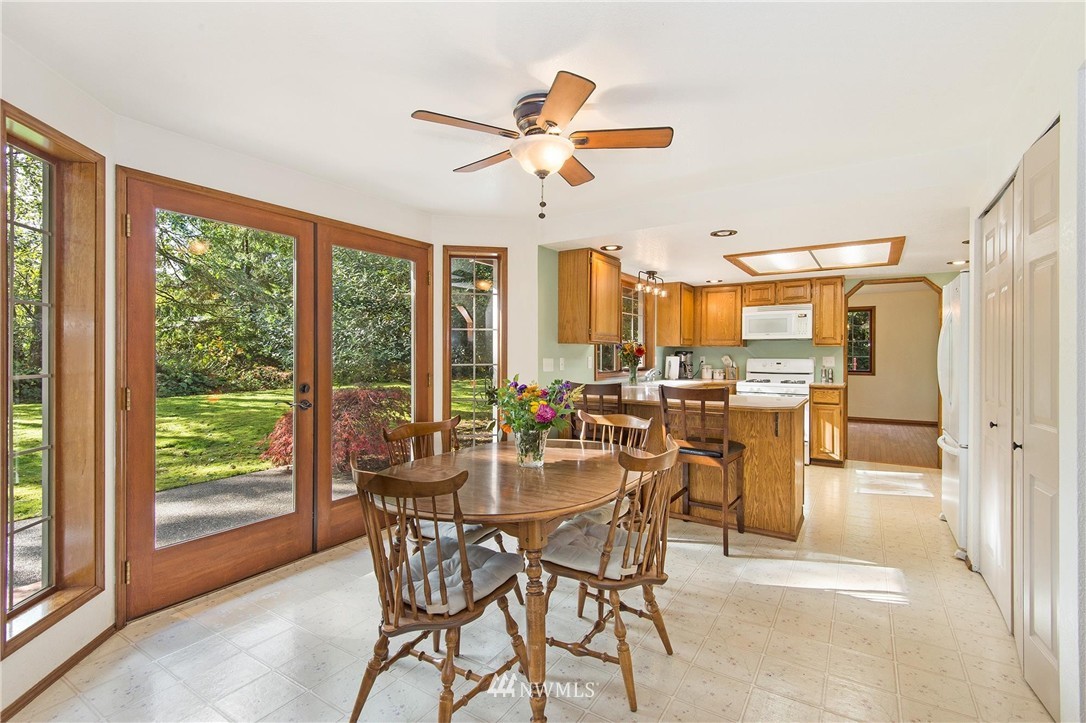 5250 East Collins Road Port Orchard, WA 98366 - Photo 6 of 25 Gallery Image 6