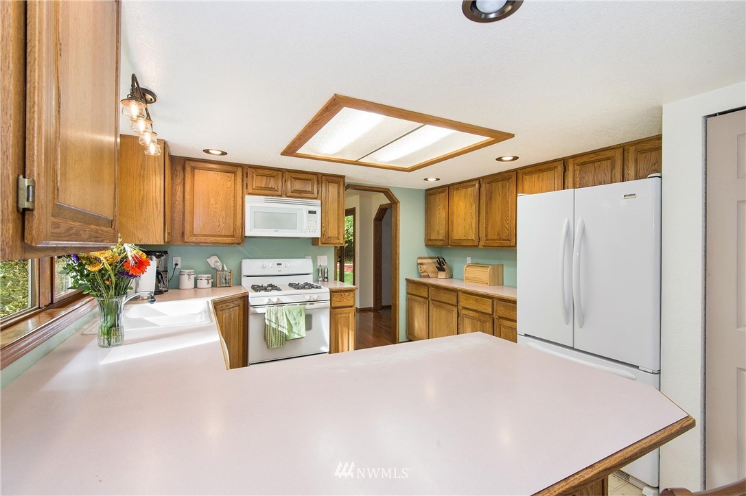 5250 East Collins Road Port Orchard, WA 98366 - Photo 8 of 25 Gallery Image 8
