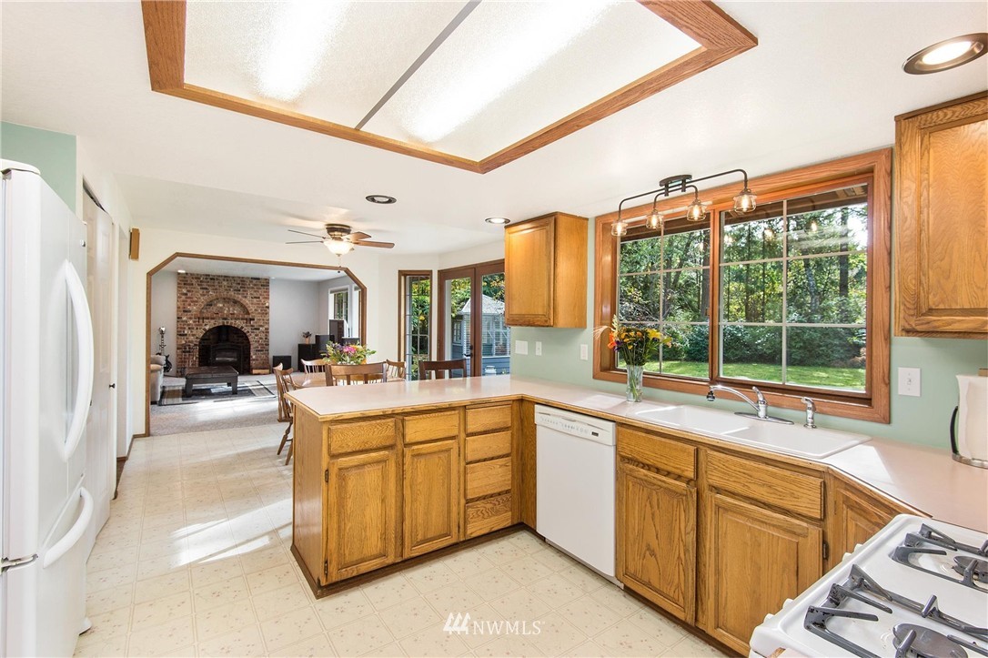5250 East Collins Road Port Orchard, WA 98366 - Photo 9 of 25 Gallery Image 9