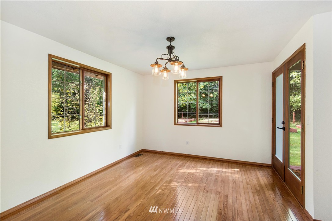 5250 East Collins Road Port Orchard, WA 98366 - Photo 10 of 25 Gallery Image 10