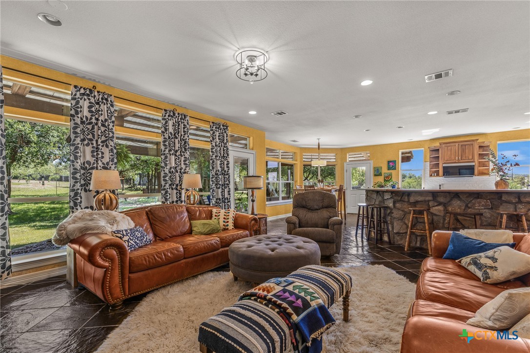 23802 Oscar Road Spicewood, TX 78669 - Photo 11 of 45