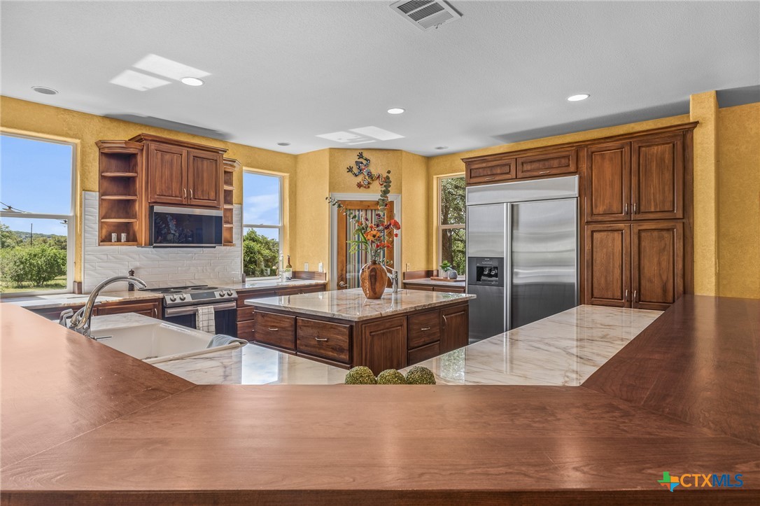 23802 Oscar Road Spicewood, TX 78669 - Photo 14 of 45