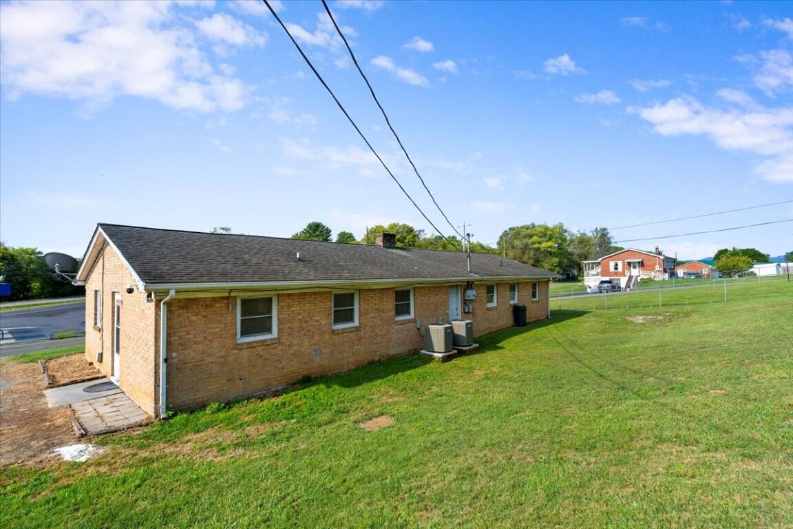 4932 Thornspring Road, Unit 4934 Dublin, VA 24084 - Photo 23 of 30 26-26