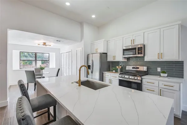 $2,700 | 5607 Emrose Circle, Dallas, TX 75227