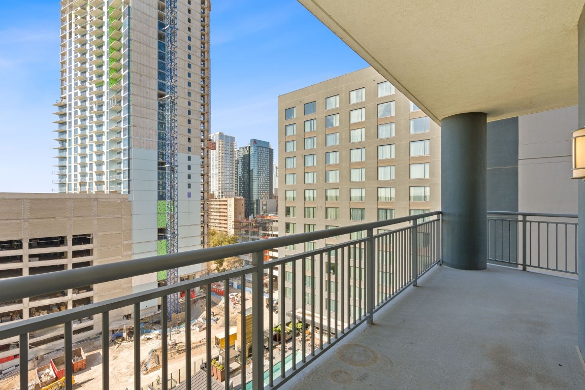 603 Davis Street, Unit 1304 Austin, TX 78701 - Photo 23 of 40 a view of a city from a balcony