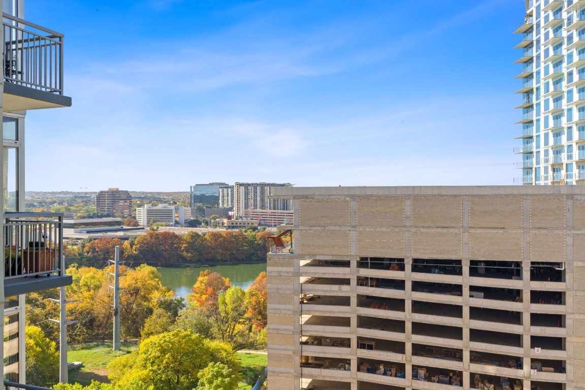 603 Davis Street, Unit 1304 Austin, TX 78701 - Photo 26 of 40 a view of a city