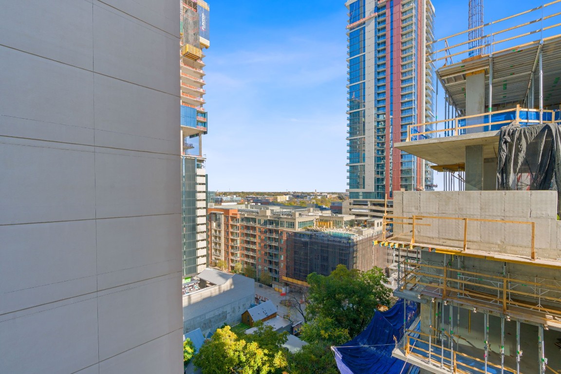 603 Davis Street, Unit 1304 Austin, TX 78701 - Photo 28 of 40 a view of buildings