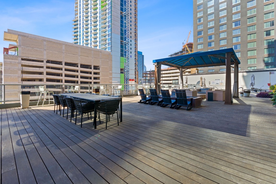 603 Davis Street, Unit 1304 Austin, TX 78701 - Photo 33 of 40 a view of a building with sitting area
