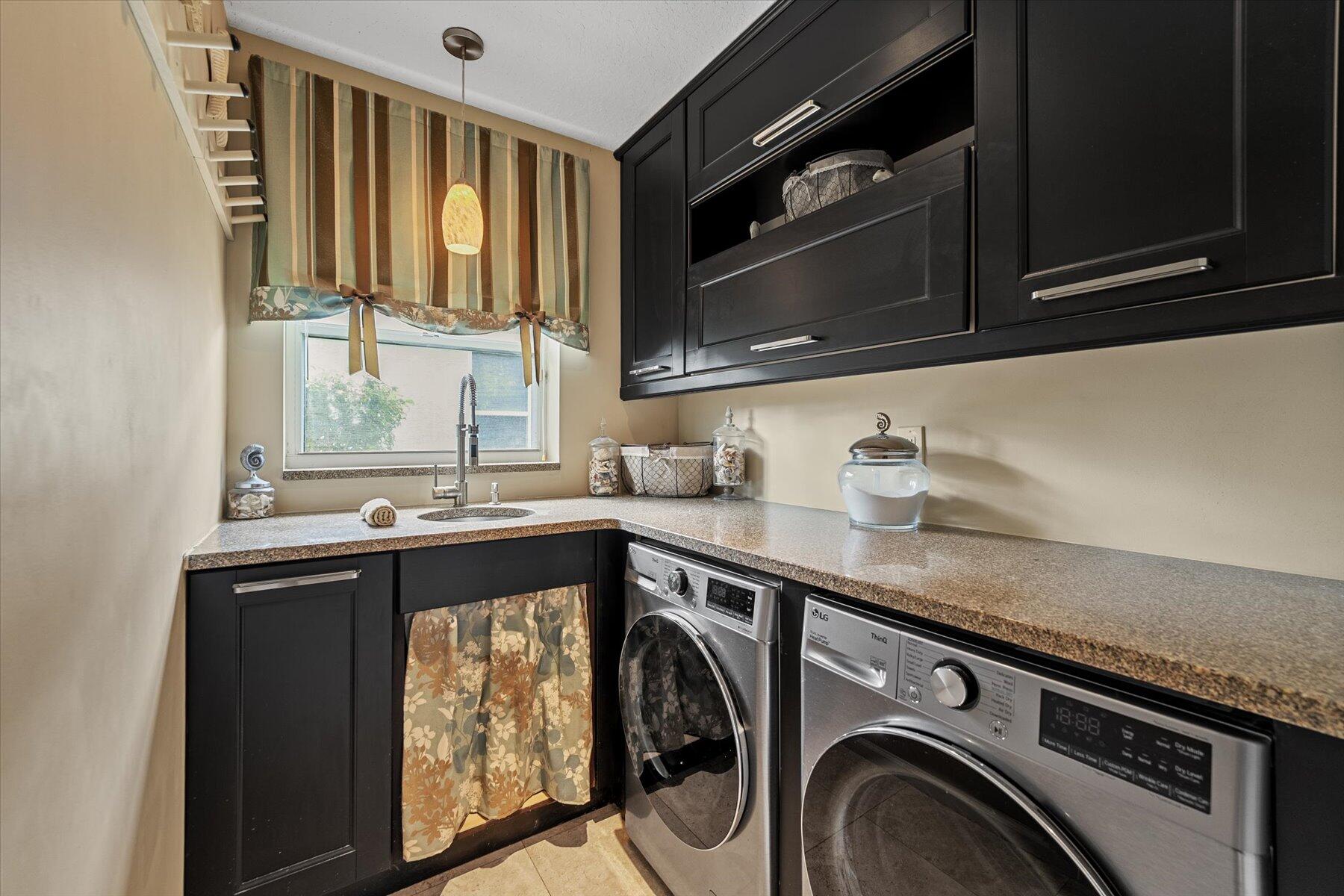 10734 Maple Chase Drive Boca Raton, FL 33498 - Photo 27 of 54 Laundry Room