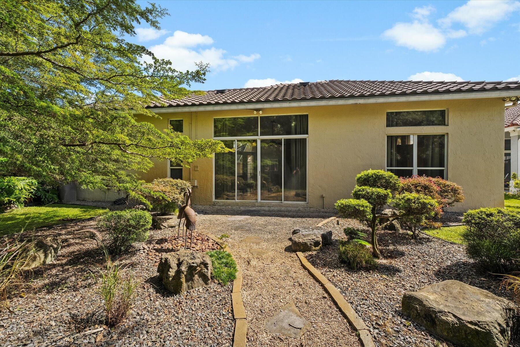 10734 Maple Chase Drive Boca Raton, FL 33498 - Photo 43 of 54 Backyard Garden