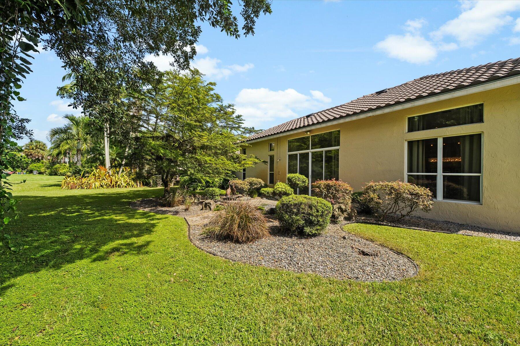 10734 Maple Chase Drive Boca Raton, FL 33498 - Photo 44 of 54 Backyard Garden