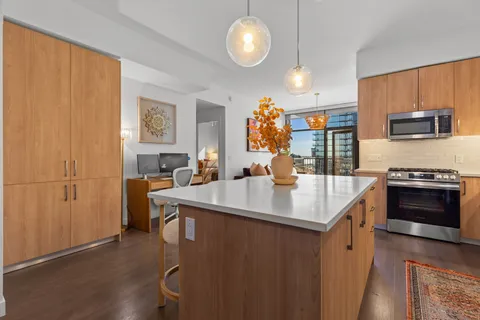 $579,998 | 1212 Demonbreun Street, Unit 1606, Nashville, TN 37203
