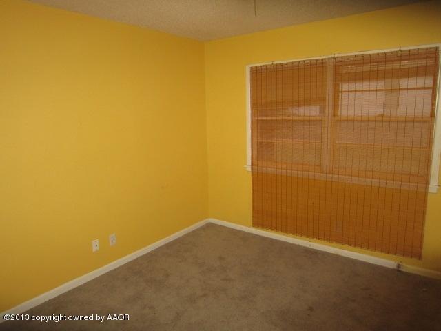 3321 Hobbs Road Amarillo, TX 79109 - Photo 3 of 16 3rd bedrm