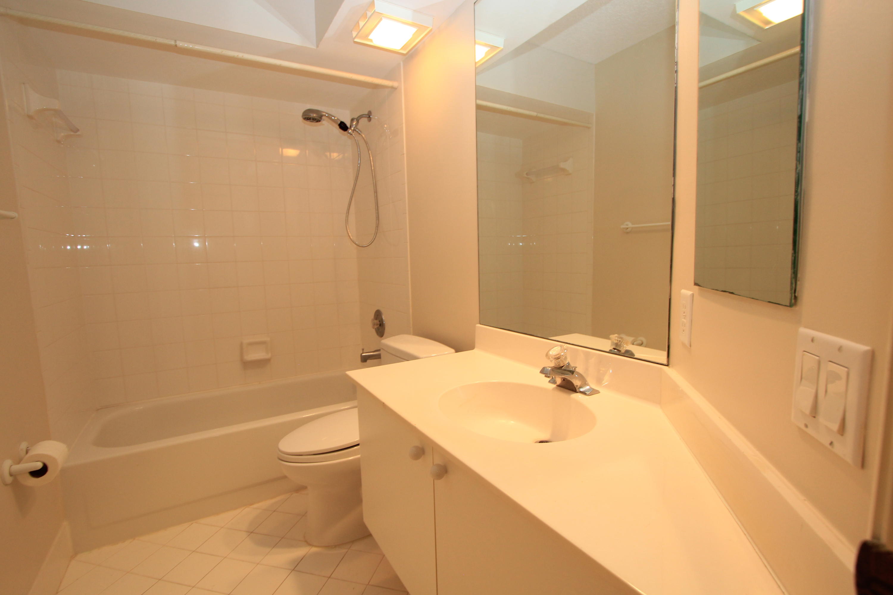 17263 Boca Club Boulevard, Unit 8 Boca Raton, FL 33487 - Photo 16 of 24 bathroom 2 unfurnished