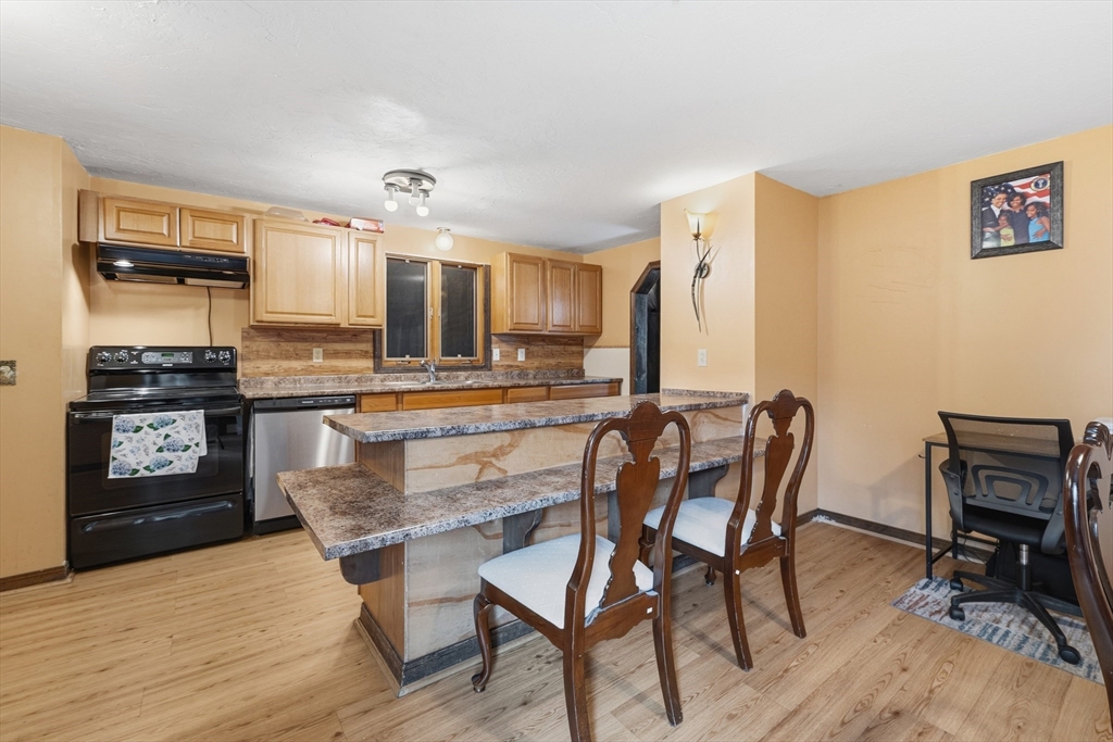 297 Whalom Road Lunenburg, MA 01462 - Photo 24 of 42