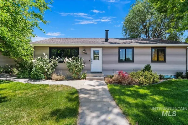 $474,900 | 1198 North Pyrite Avenue, Kuna, ID 83634