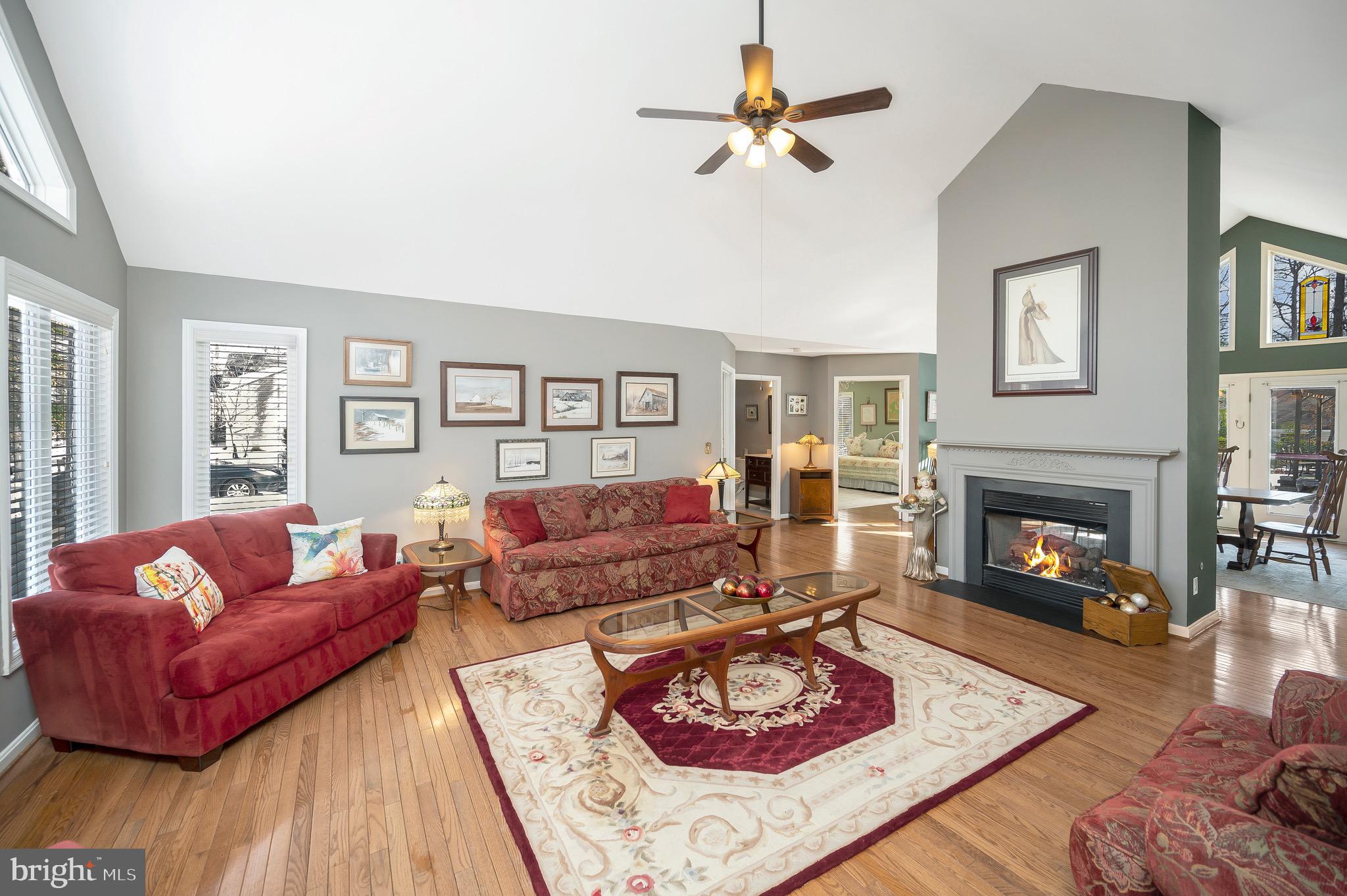 119 Washington Street Locust Grove, VA 22508 - Photo 5 of 45 Open and airy living room