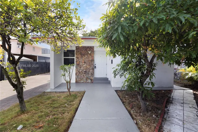 $2,500 | 28 Northwest 34th Terrace, Unit 28, Miami, FL 33127