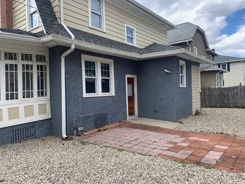 147 Belvidere Street Springfield, MA 01108 - Photo 25 of 27 a front view of a house