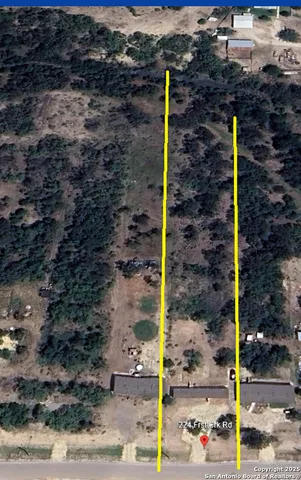 $159,900 | 224 Frst Crk Road, Devine, TX 78016