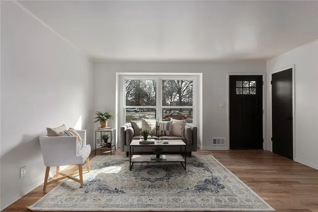 $389,000 | 9822 England Drive, Overland Park, KS 66212