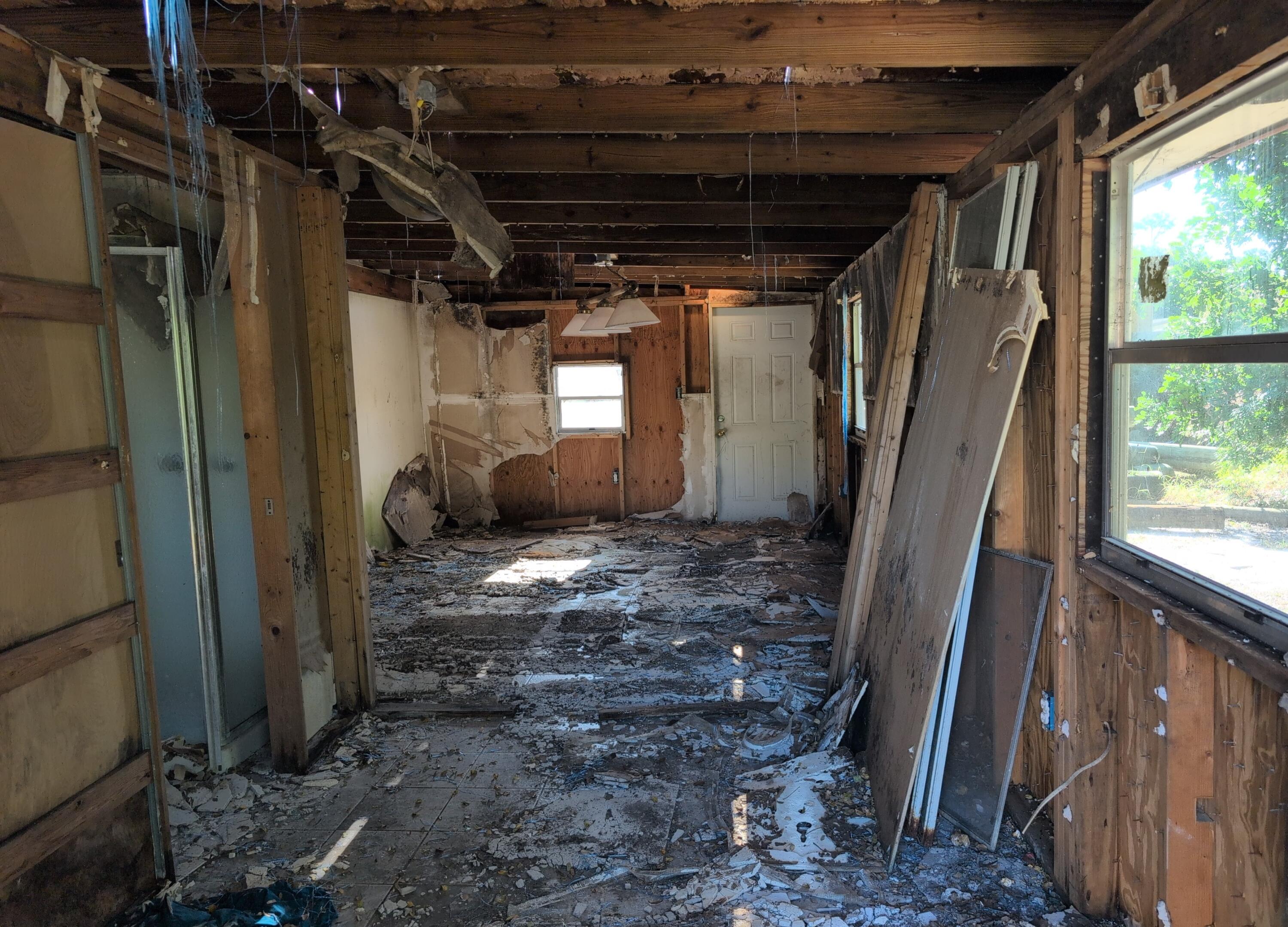 1620 Southeast Apache Avenue Stuart, FL 34994 - Photo 15 of 15 TimePhoto_20260116_101112