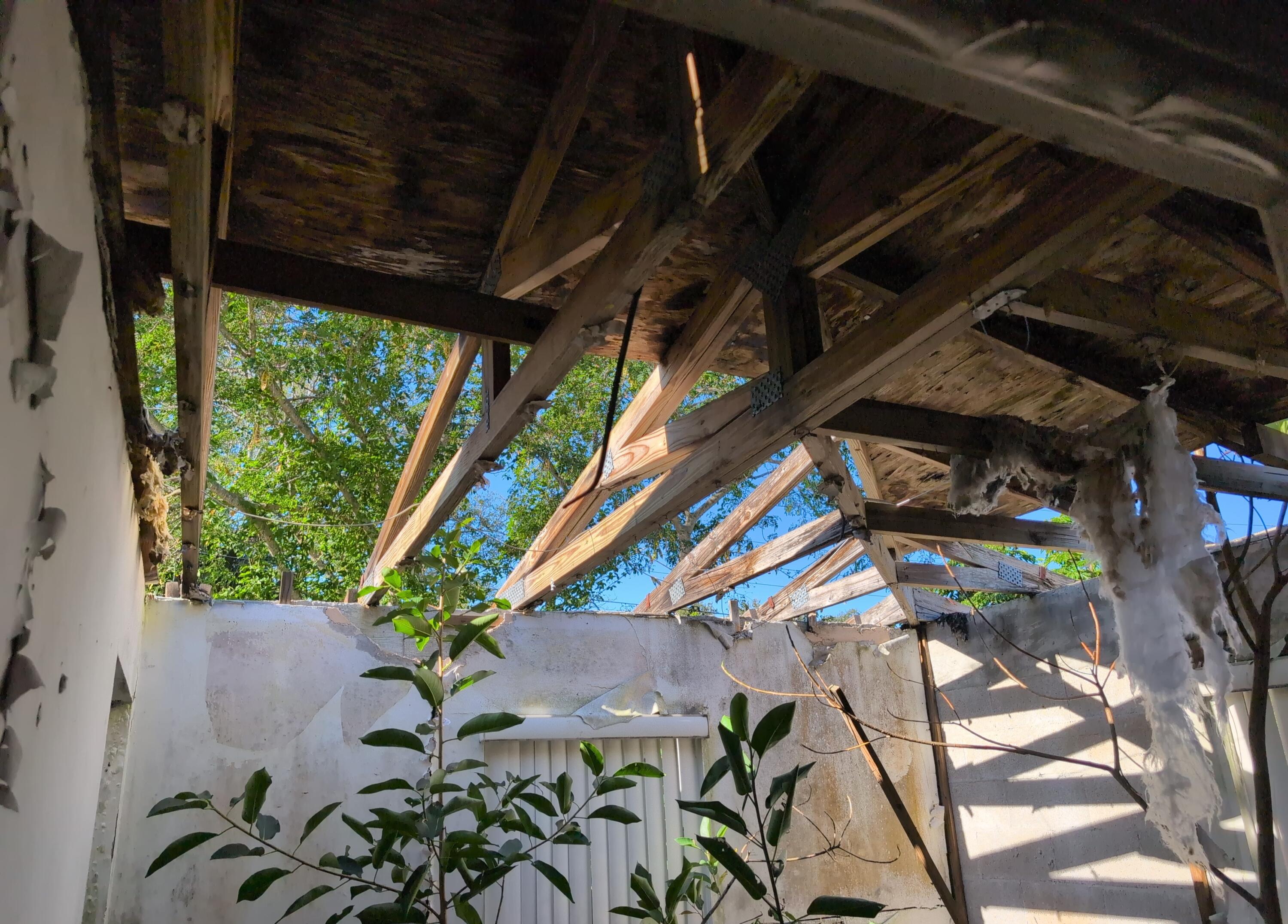 1620 Southeast Apache Avenue Stuart, FL 34994 - Photo 8 of 15 TimePhoto_20260116_101354