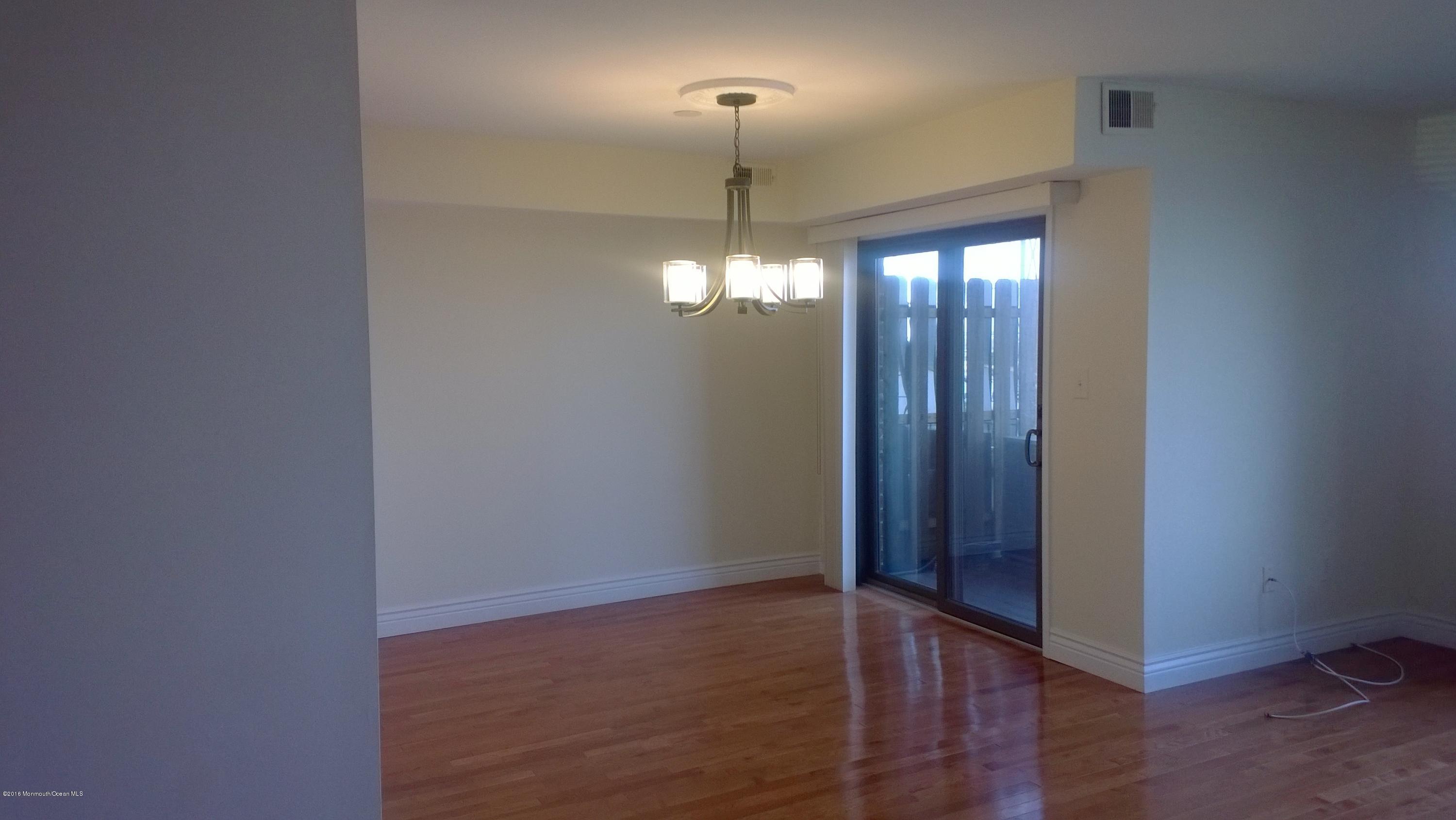 200 Portland Road, Unit 14A Rumson, NJ 07760 - Photo 8 of 15 EIK 1 (84)