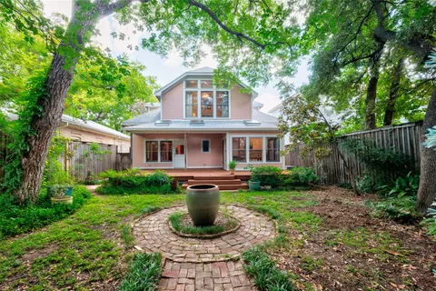 $2,000,000 | 812 West 10th Street, Austin, TX 78701