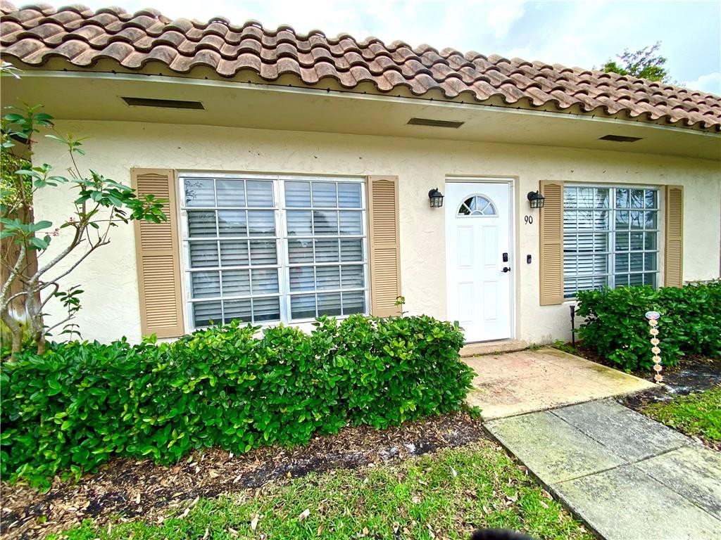 90 Lariat Circle Boca Raton, FL 33487 - Photo 2 of 21 Photo 2