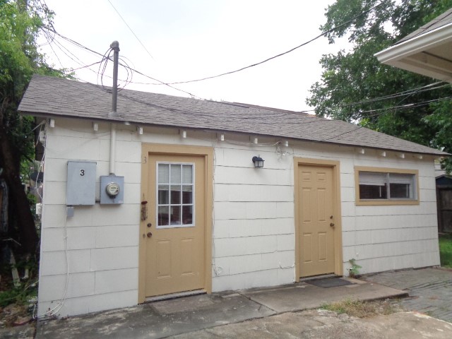 4618 Clay Street Houston, TX 77023 - Photo 6 of 20 a front view of a house